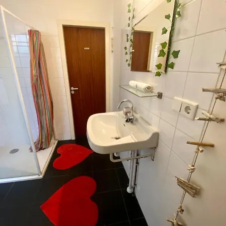 Sunny On Ground Floor With Small Terrace Apartament